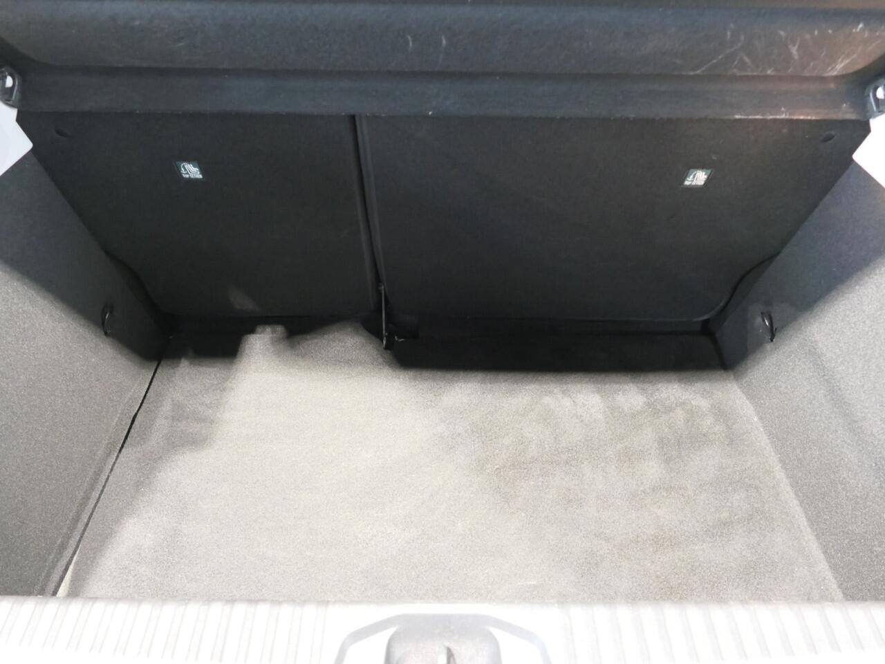 Renault CLIO 1.0 TCe 90 Equilibre - Occasion Lease vanaf ¤349 p/m - Sensor achter - All Season - Apple/Android Auto