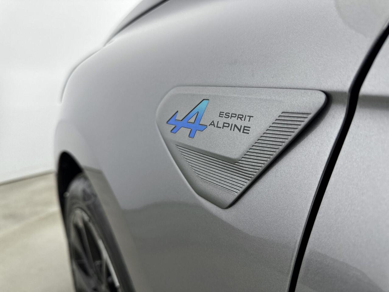 Renault CLIO 1.6 E-Tech Full Hybrid 145Pk esprit Alpine | Navigatie | Draadloze Carplay | Parkeersensoren & Camera | Stoel & Stuurverwarming | MultiseSense | Privacy Glass |