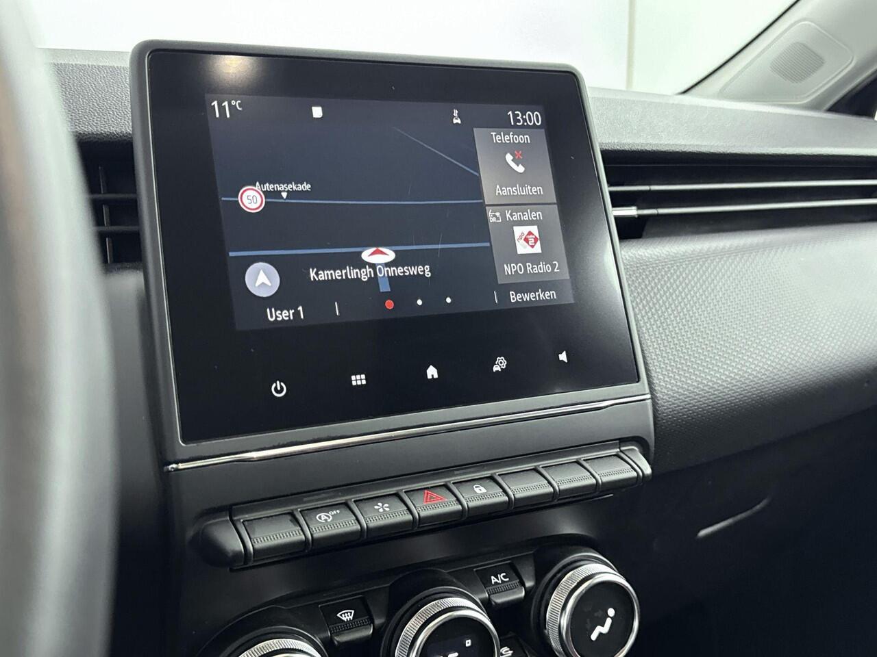 Renault CLIO 1.0 TCe Intens 100PK | Trekhaak | Navigatie | Parkeersensoren | Keyless | Climate Control | Apple CarPlay & Android Auto