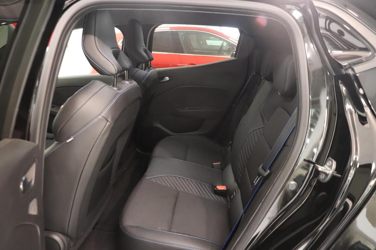 Renault CLIO 1.6 E-Tech Full Hybrid 145 esprit Alpine | Camera | Adaptieve cruise control | Navigatie | Sportstoelen | All season banden | LED koplampen |