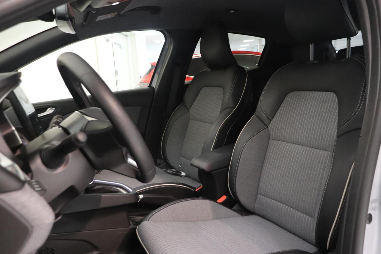 Renault CLIO 1.6 E-Tech Full Hybrid 145 techno | Camera | Stuur & stoel verwarming | 9,3"Navigatie | virtual cockpit | Climate control | All season banden |