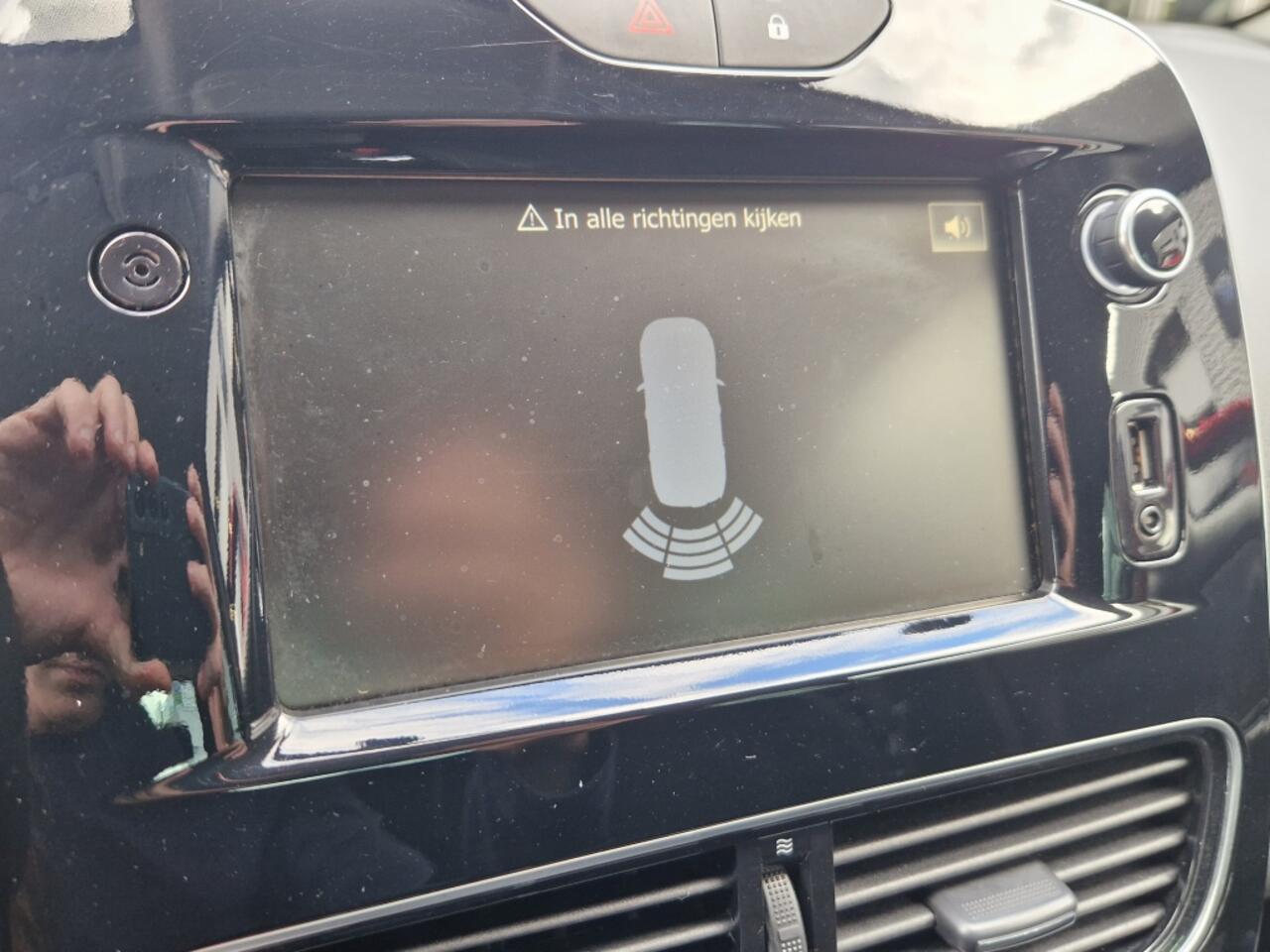 Renault CLIO 0.9 TCe Limited / Lm velgen / Navigatie / Bass Reflex