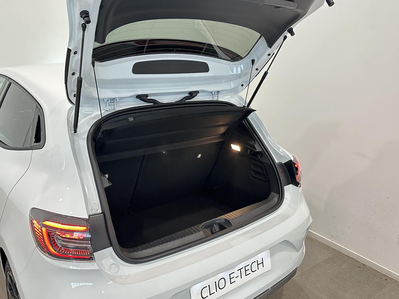 Renault CLIO 1.6 E-Tech Full Hybrid 145 Esprit Alpine | Pack Winter | Pack City Premium | Pack Premium Sound BOSE | Van: ¤ 33.259,- nu rijklaar voor: ¤ 29.759,-