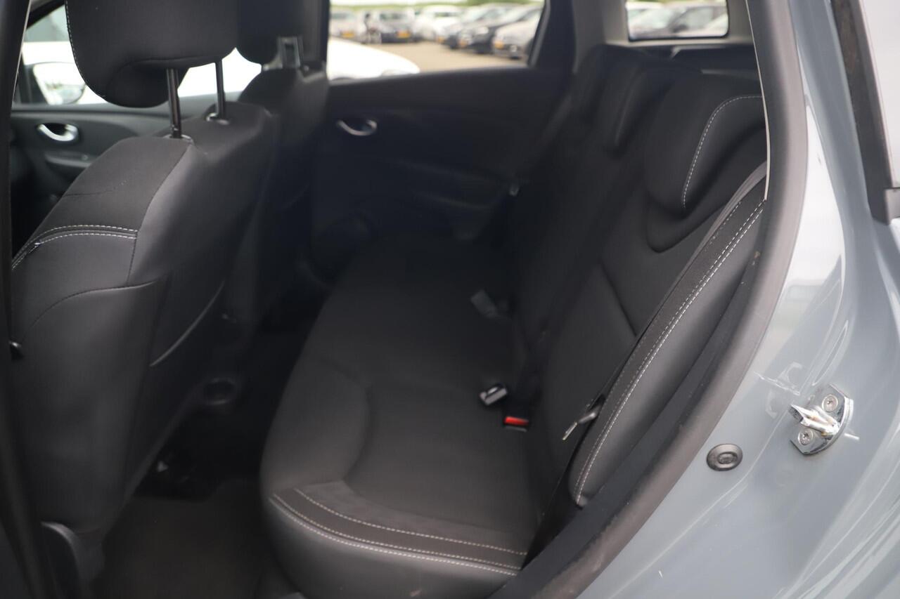 Renault CLIO Estate 0.9 TCe Limited Nardo Grey 16 inch LMV Keyless Navigatie Carplay Airco Cruise Control