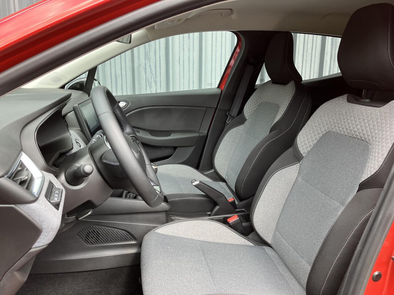 Renault CLIO 1.0 TCe 90 GPF Evolution * LM-Velgen, Parkeersensoren, Donker Glas, Stoelverwarming, Navigatie, Reservewiel, Cruise Control, Licht/Regensensor, Apple CarPlay/Android Auto