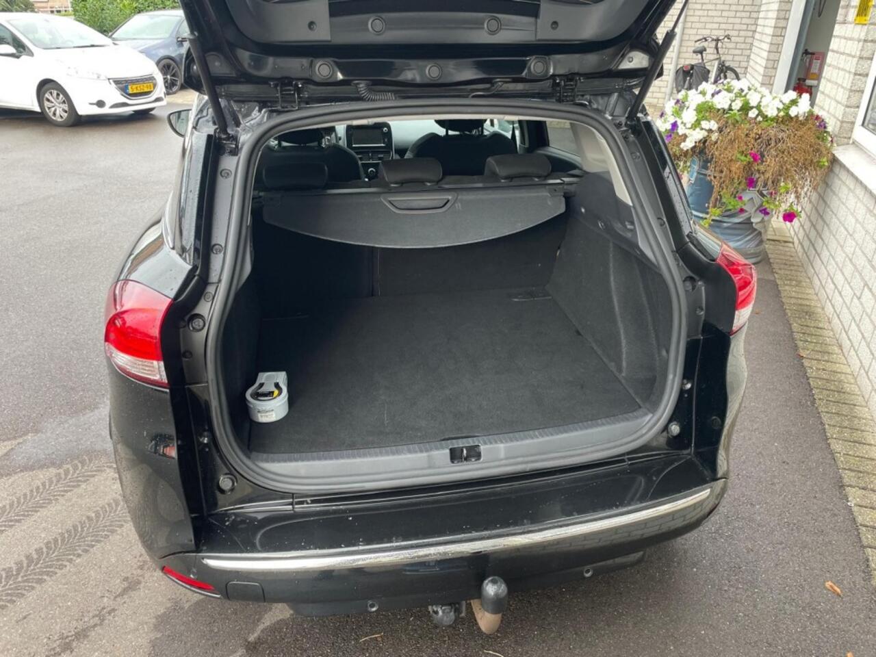 Renault CLIO 0.9 TCE LIMITED Station Apple carplay Trekhaak Parkeersensoren