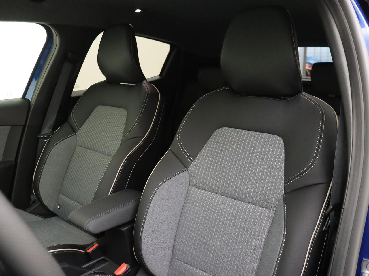 Renault CLIO 1.6 E-Tech Full Hybrid 145 techno | Half Leder | Lederen stuurwiel | 10,4 Inch Multimedia Scherm | Hybride |