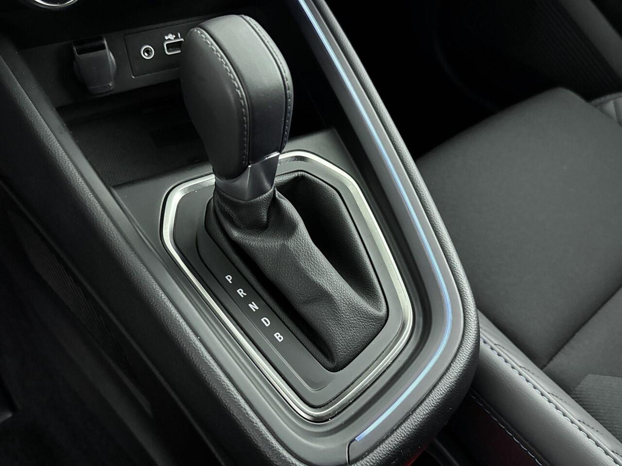 Renault CLIO 1.6 E-Tech Full Hybrid Esprit Alpine 145PK | Automaat | Navigatie | Adaptieve Cruise Control | 360 Camera | 17'' Inch Velgen | Apple CarPlay & Android Auto