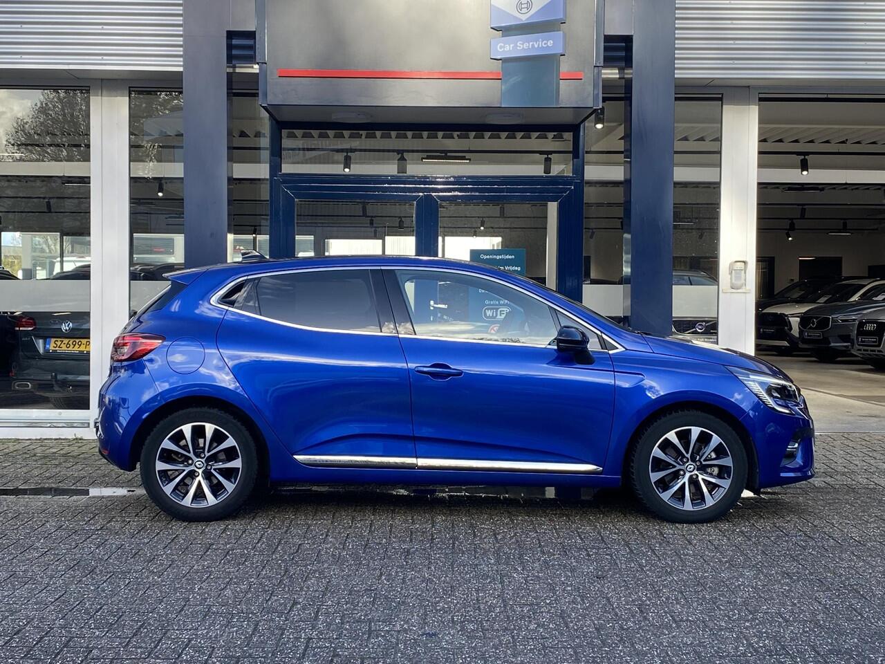 Renault CLIO 1.6 E-Tech Hybrid 145 Techno / Automaat / NL-Auto / 1e-Eigenaar / Dealer-Onderhouden / Cruise-Control / Climate-Control / Trekhaak / LED / Keyless / Apple-Carplay & Android-Auto / Sfeerverlichting / DAB Radio-Bluetooth / Navi / PDC V+A met Camera / 16'' L