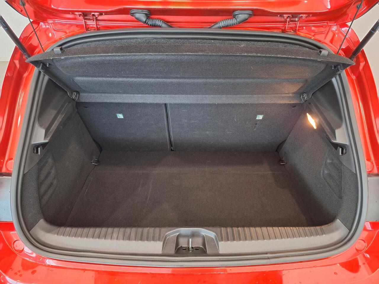 Renault CLIO 1.6 E-Tech Full Hybrid 145 R.S. Line | Navigatie 9,3" | Climate Control | Cruise Control | Stoelverwarming | Parkeersensoren voor, achter en achteruitrijcamera | Apple Carplay/Android Auto