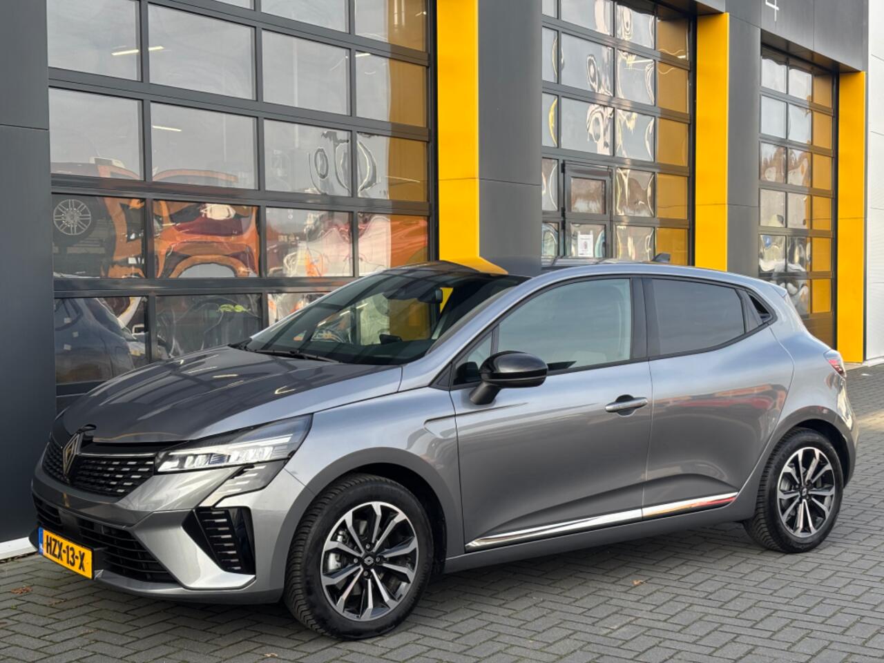 Renault CLIO 1.6 E-Tech Full Hybrid 145 Techno Pack Winter Grote Navi Automaat