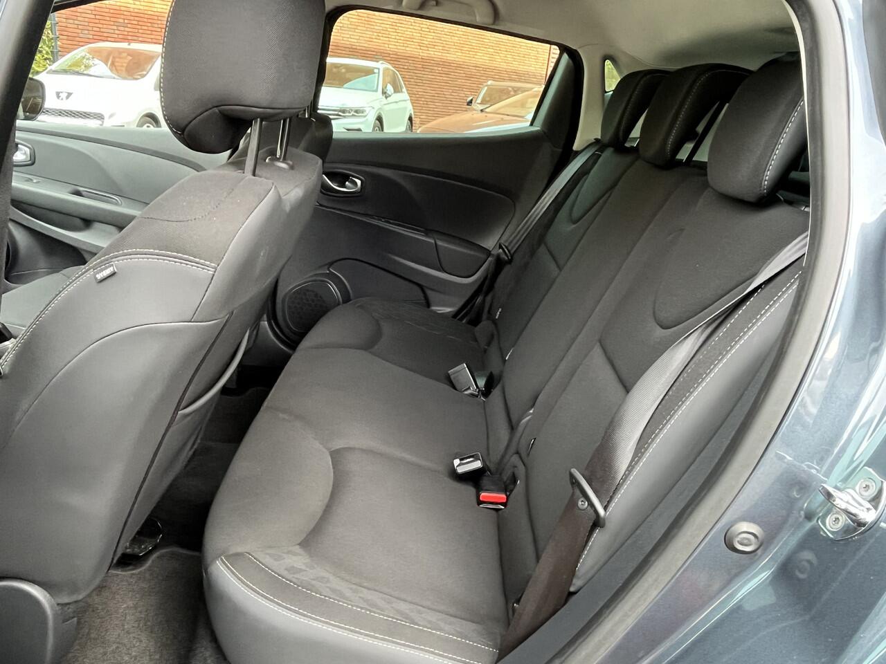 Renault CLIO 0.9 TCe Limited // NAVI // PDC // AIRCO // KEY LESS ENTRY // CRUISE // BLUETOOTH //