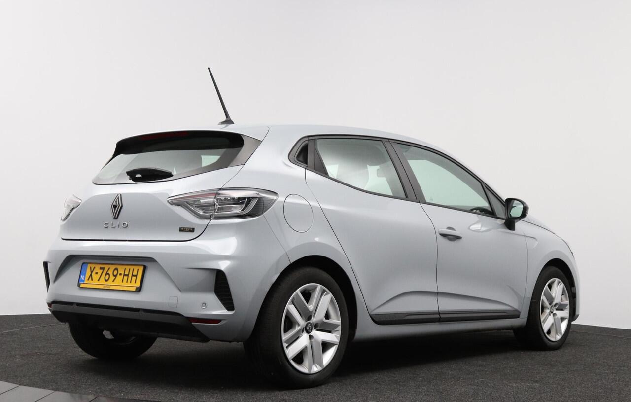 Renault CLIO 1.6 E-Tech Full Hybrid 145 evolution | Pack Navigation | Camera | Carplay/Android auto |
