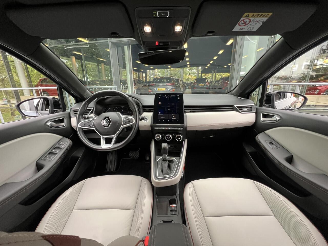 Renault CLIO 1.6 E-Tech Hybrid 140 Initiale Paris | Leder | Navigatie | 17" lichtmetalen velgen | Eerste eigenaar |