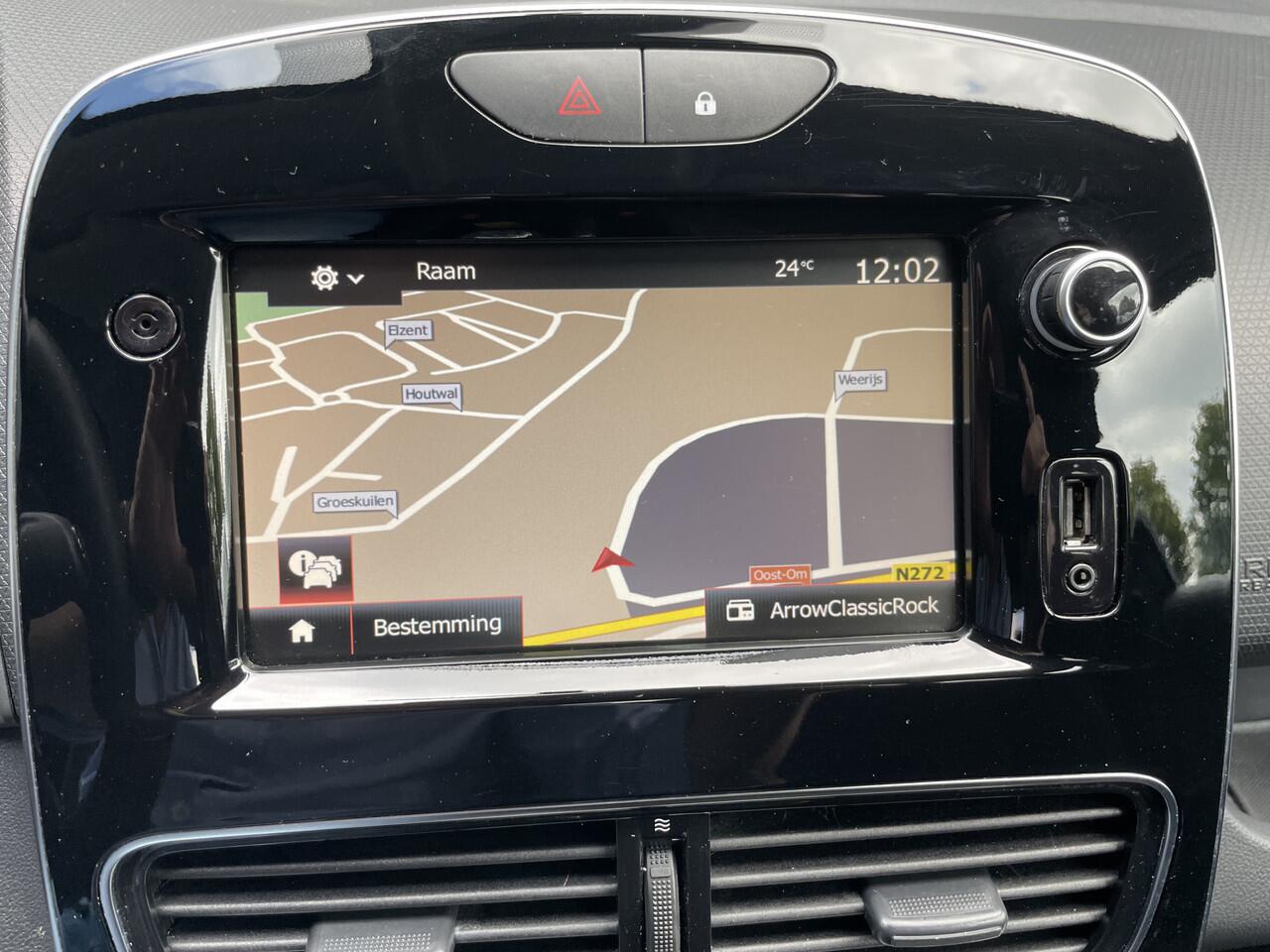 Renault CLIO Estate 0.9 TCe Limited Airco - Cruise control - Parkeersensoren achter - Navigatie full map - Mistlampen voor - Lederen stuurwiel - Dakrails