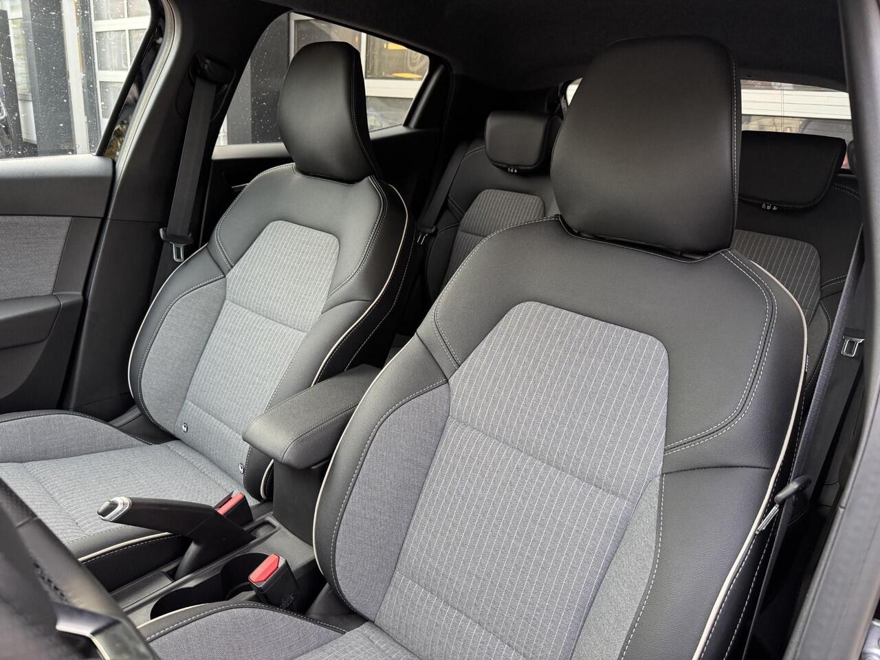 Renault CLIO 1.0 TCe 90 GPF Techno+Pack Winter!!