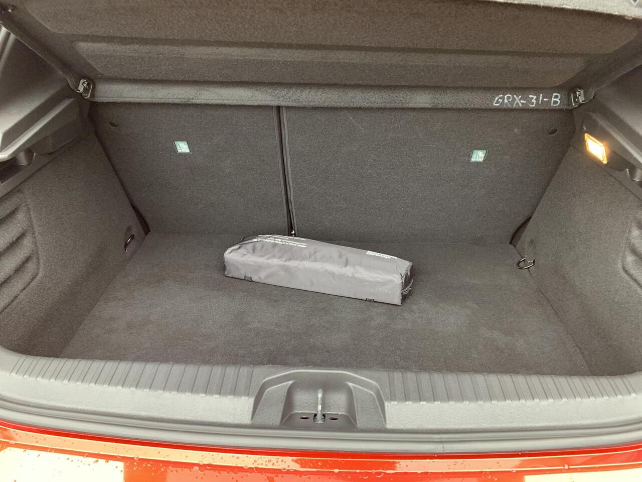 Renault CLIO 1.6 E-Tech Full Hybrid 145 techno | Pack Navigation | Pack Look |