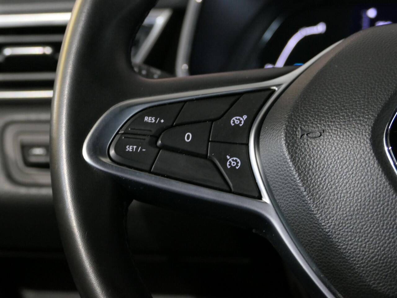 Renault CLIO 1.6 E-Tech Hybrid 140 Intens - Occasion Lease vanaf ¤429 p/m - Dealer onderhouden - Rondomzicht camera - Sensor v+a - Navi