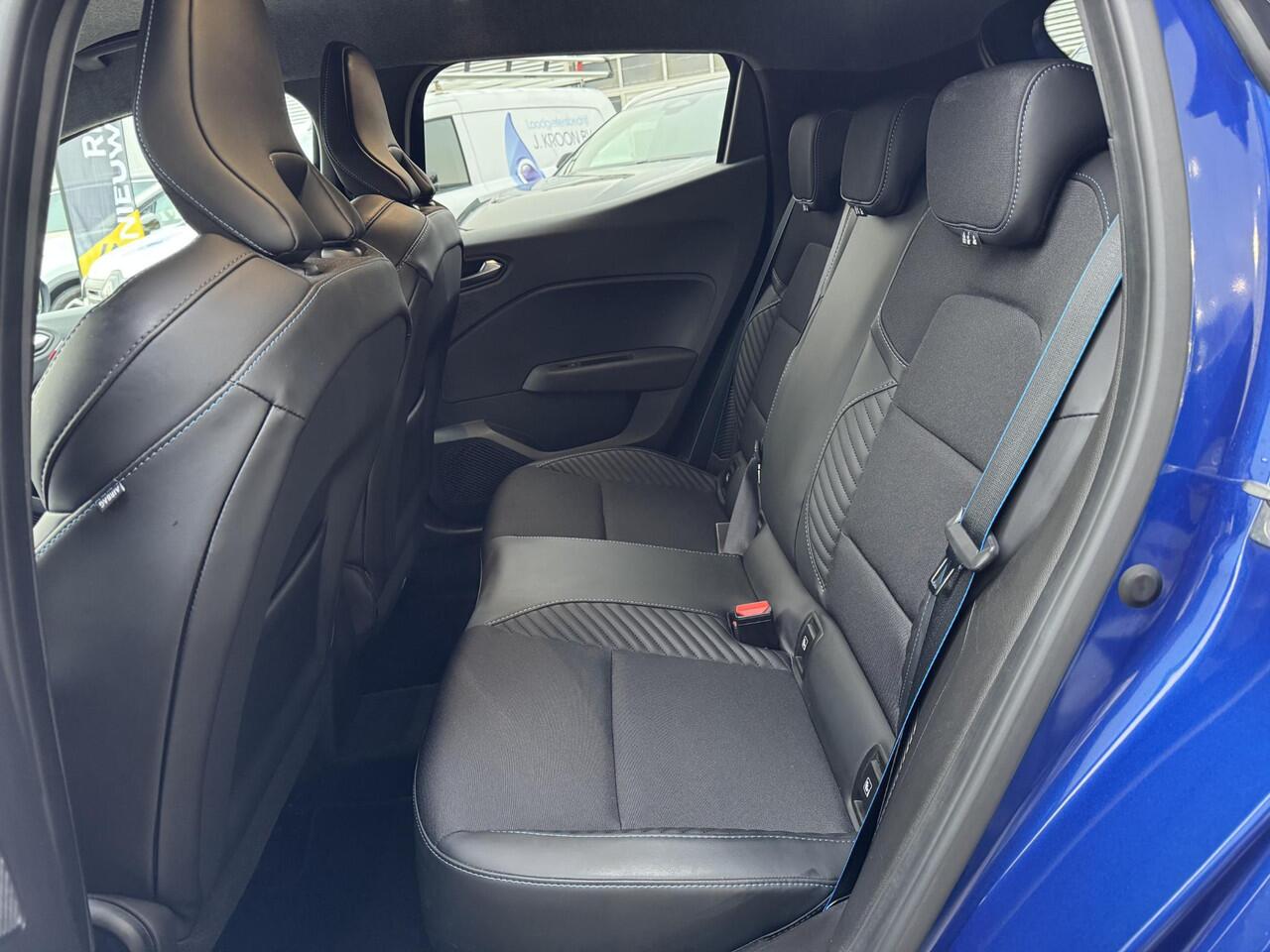 Renault CLIO 1.6 E-Tech Full Hybrid 145 esprit Alpine / STOELVERWARMING / PARKEERSENSOREN + CAMERA / CLIMATE CONTROL / APPLE & ANDROID CARPLAY /