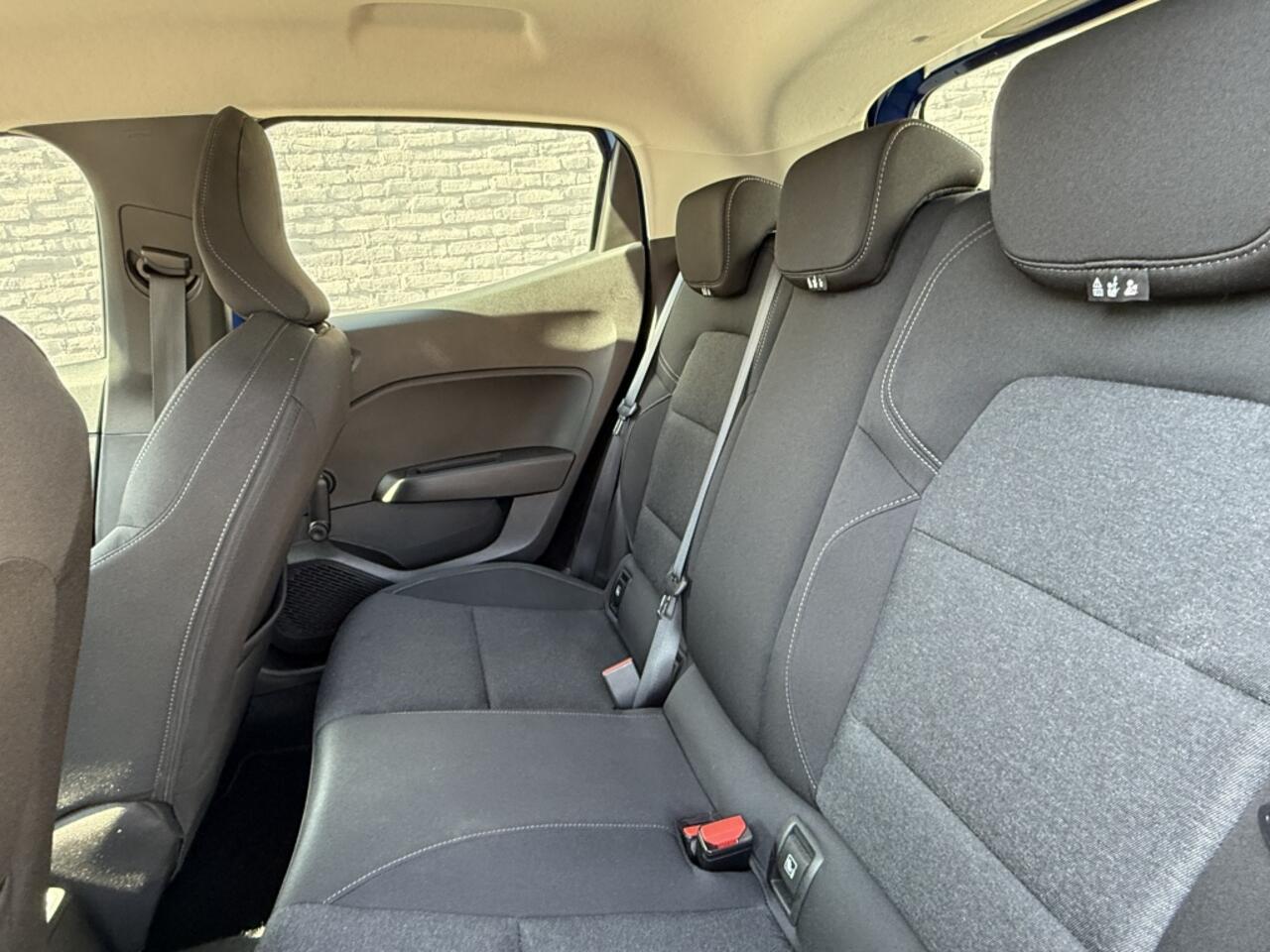 Renault CLIO 1.0 TCe 90 Equilibre ( Carplay - Achteruit rij sensoren)