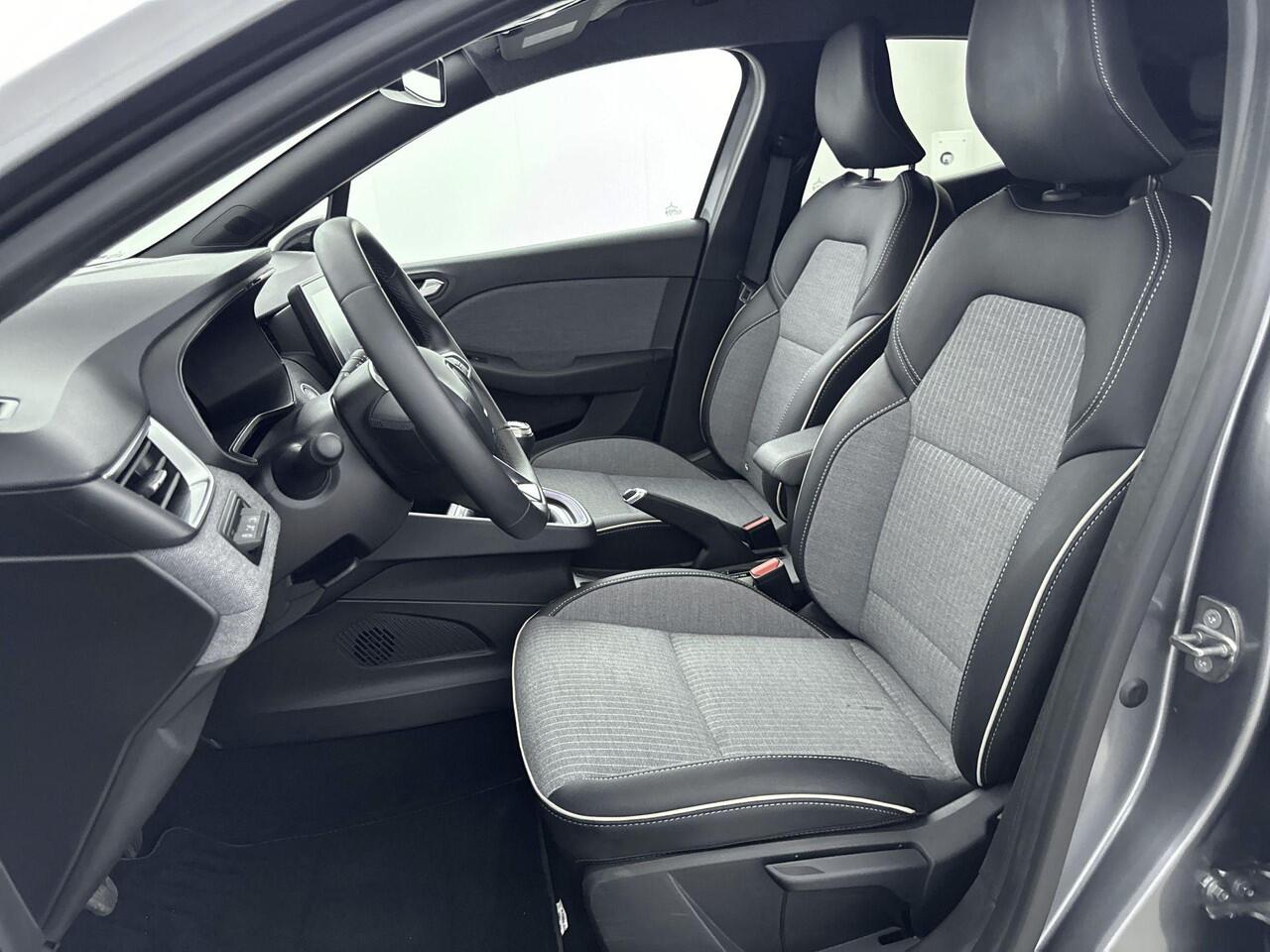 Renault CLIO 1.0 TCe 90Pk Techno | Navigatie | Cruise & Climate Control | Apple/Android Carplay | Apple Carplay | Parkeersensoren | Achteruitrijcamera |