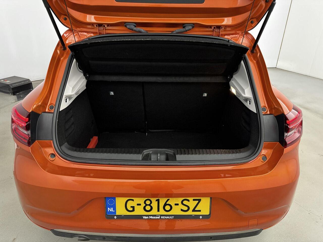 Renault CLIO 1.3 TCe Intens 130PK | Automaat | Lichtmetalen Velgen 17" | Achteruitrijcamera | Apple CarPlay & Android Auto