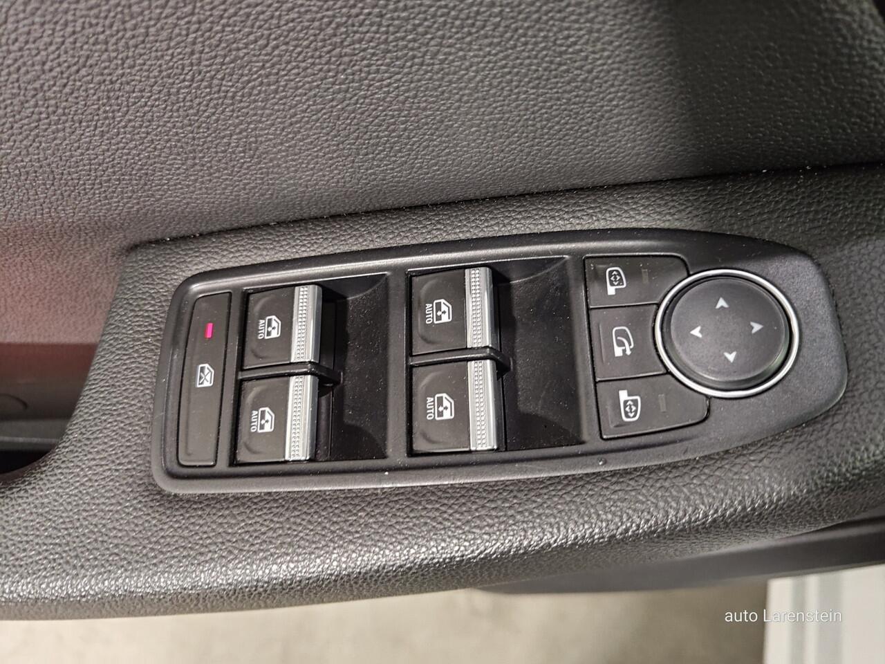 Renault CLIO TCe Intens 101pk 5 Drs LED / Navi / A.Cam./ RS velgen / Climate C.