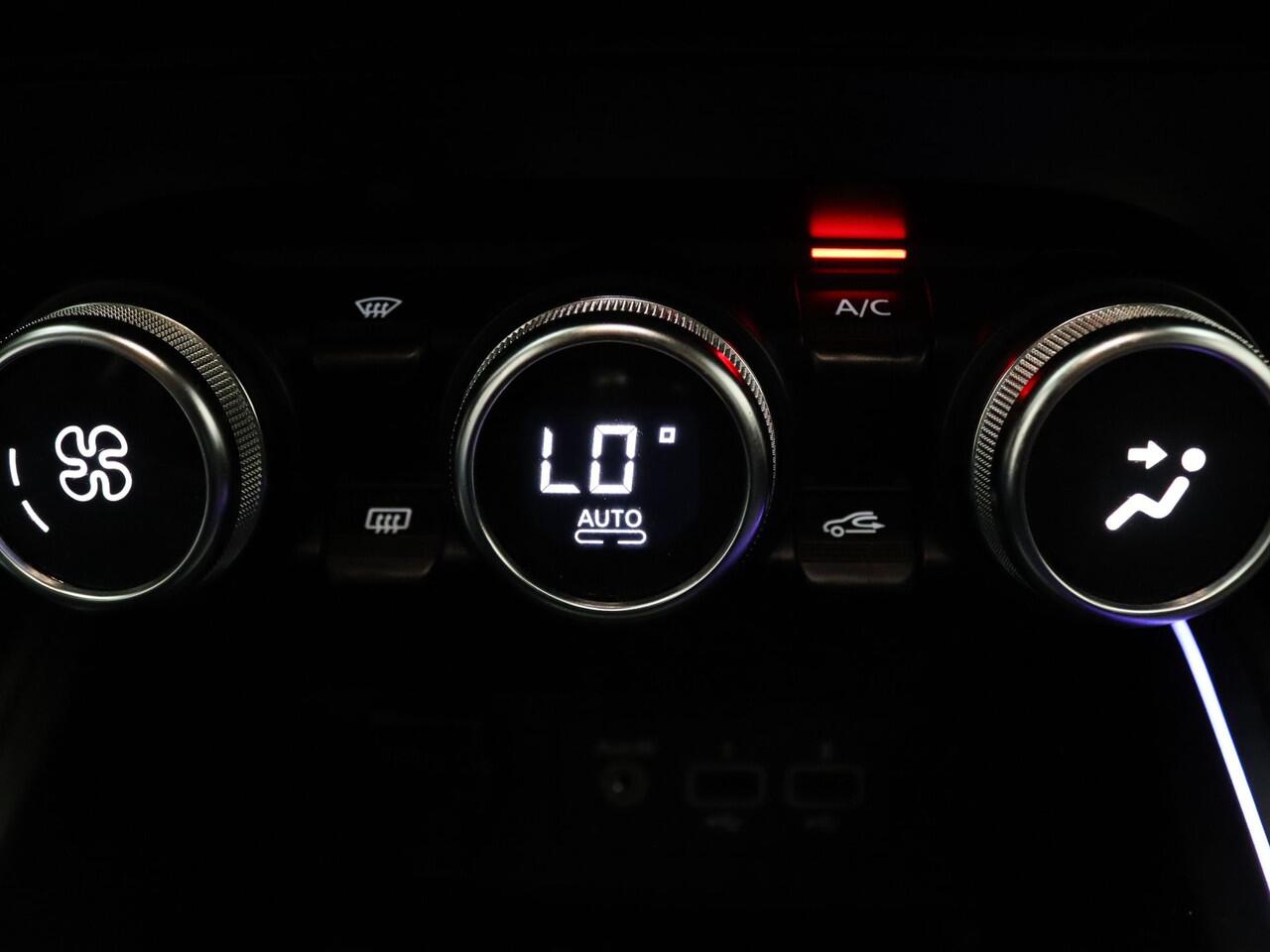 Renault CLIO 100pk TCe Intens Cruise | Climate | Carplay | Parkeersens. achter