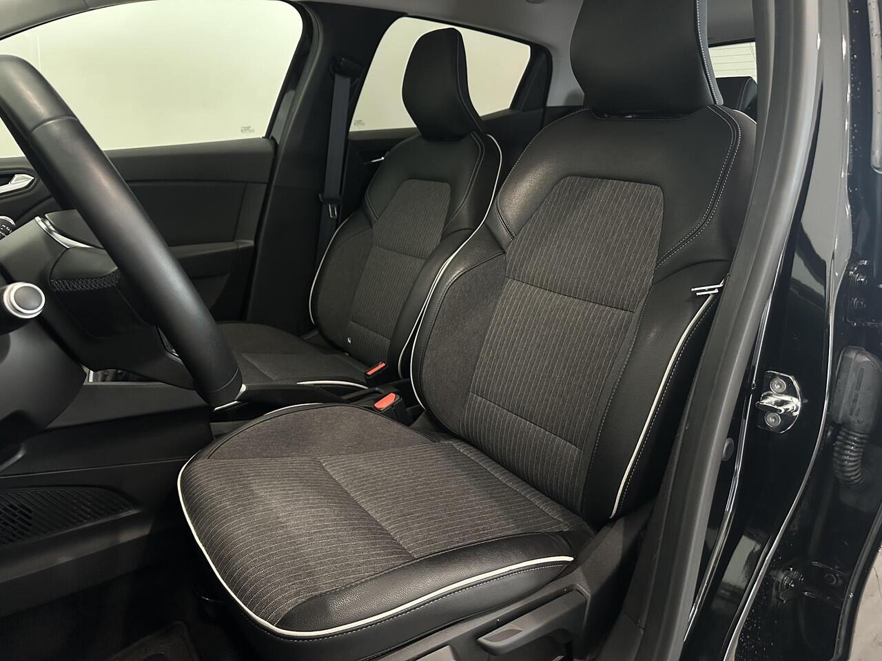 Renault CLIO 1.0 TCe 90 Intens | Navigatie | Climate Control | Cruise Control | Parkeersensoren voor, achter en achteruitrijcamera | Apple Carplay/Android Auto