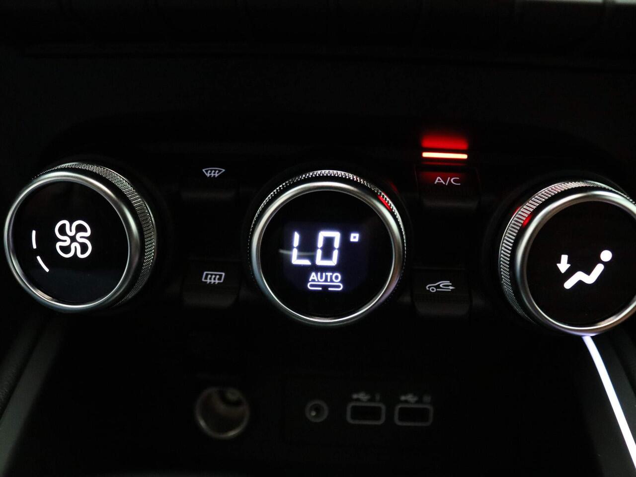 Renault CLIO STAM Limité 75 E-Tech full hybrid 145pk #15 van 75 Adapt. cruise | 360° Camera | BOSE | Leder | 9,3" Navi | 17" Velgen