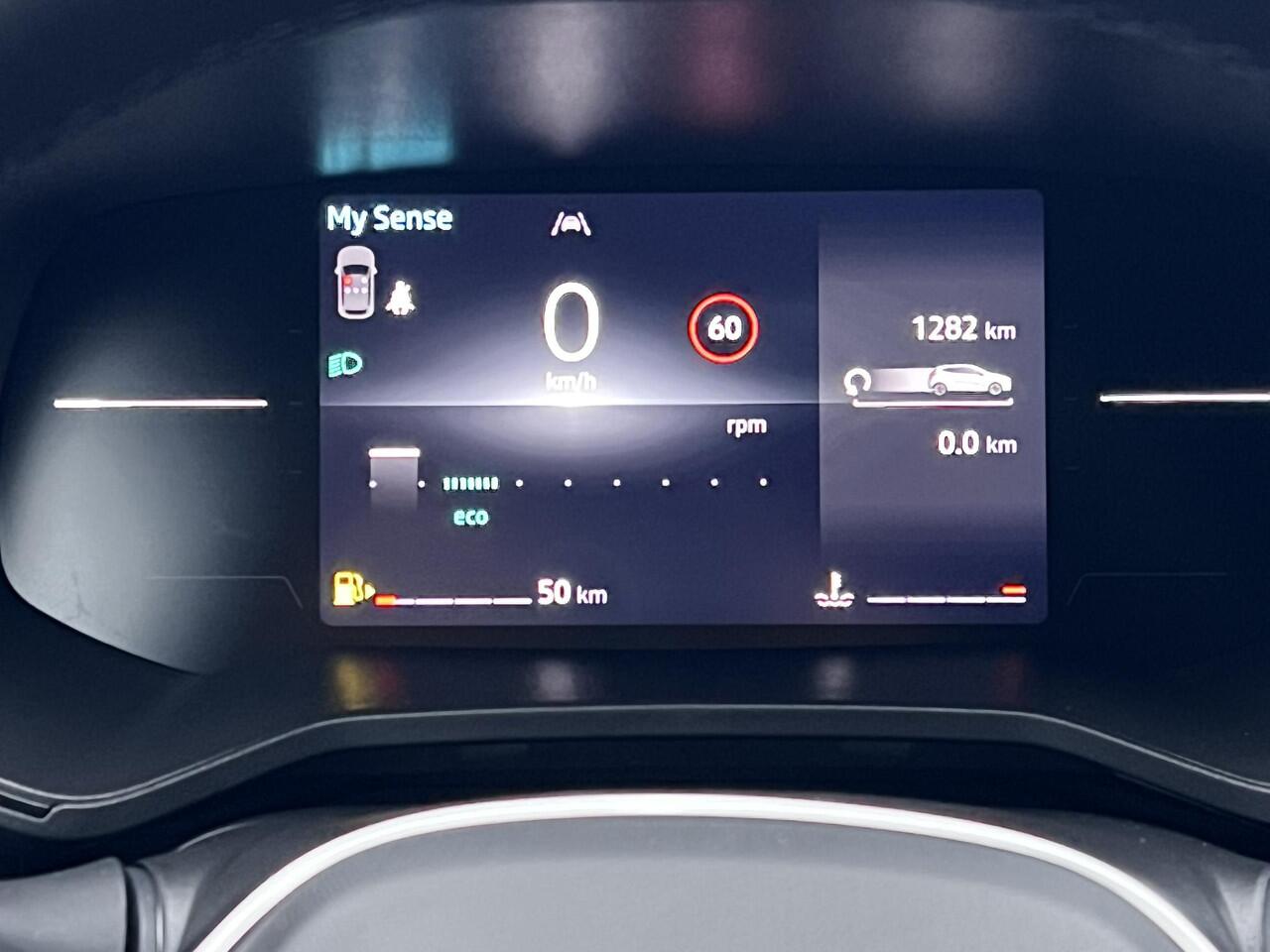 Renault CLIO 1.0 TCe 90 GPF techno / Fabrieksgarantie tot 07-2027 / Slechts 1.282 km / Stuur- en stoelverwarming / Navigatie / Apple Carplay Android / 16"LM wielen /