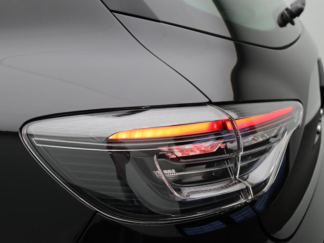 Renault CLIO Evolution Hybrid 145 | Cruise control met snelheidsbegrenzer | Handbediende airconditioning | Lane Departure Warning met Lane Keep Assist