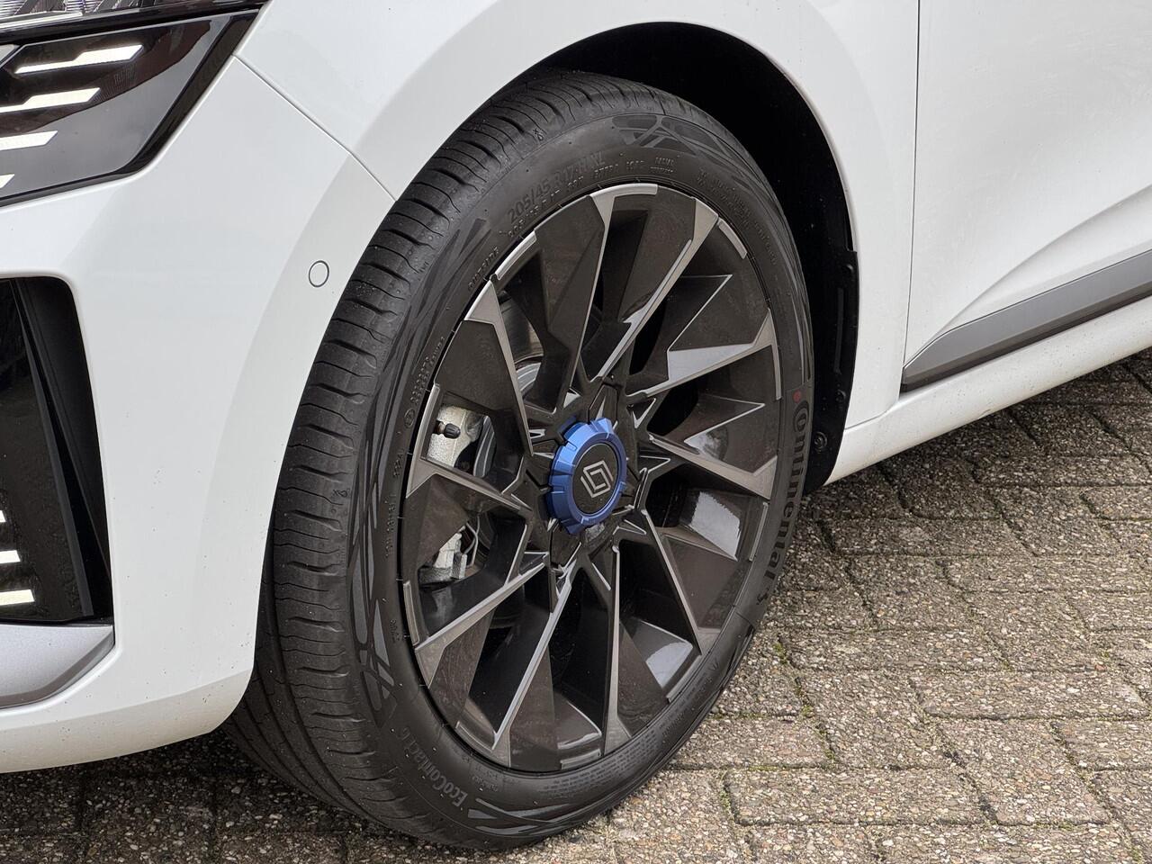 Renault CLIO 1.6 E-Tech Full Hybrid 145 esprit Alpine / DEMO / Pack BOSE / Dodehoek / Adaptive Cruise Control / 360 Camera / PDC / Parkeer Assistent / Stoel & Stuurwiel verwarming / LED / NAP / DAB /