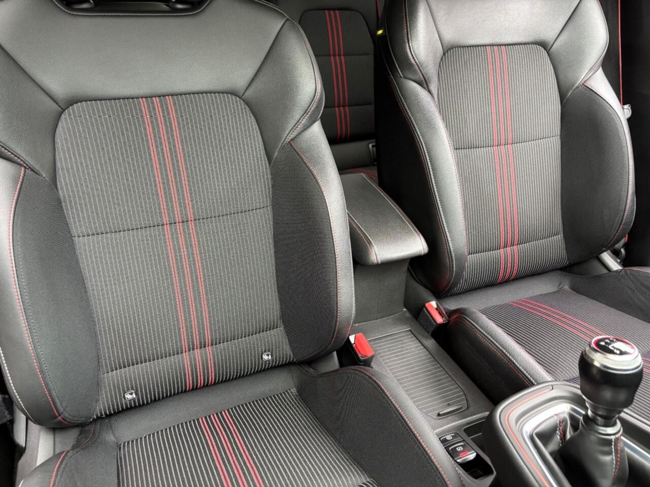 Renault CLIO R.S. LINE Navigatie Parkhulp 360cam Multimedia leder NAP NL Auto