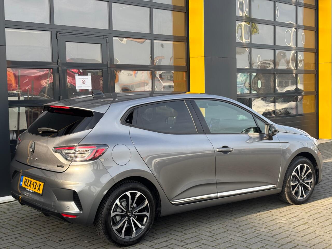 Renault CLIO 1.6 E-Tech Full Hybrid 145 Techno Pack Winter Grote Navi Automaat