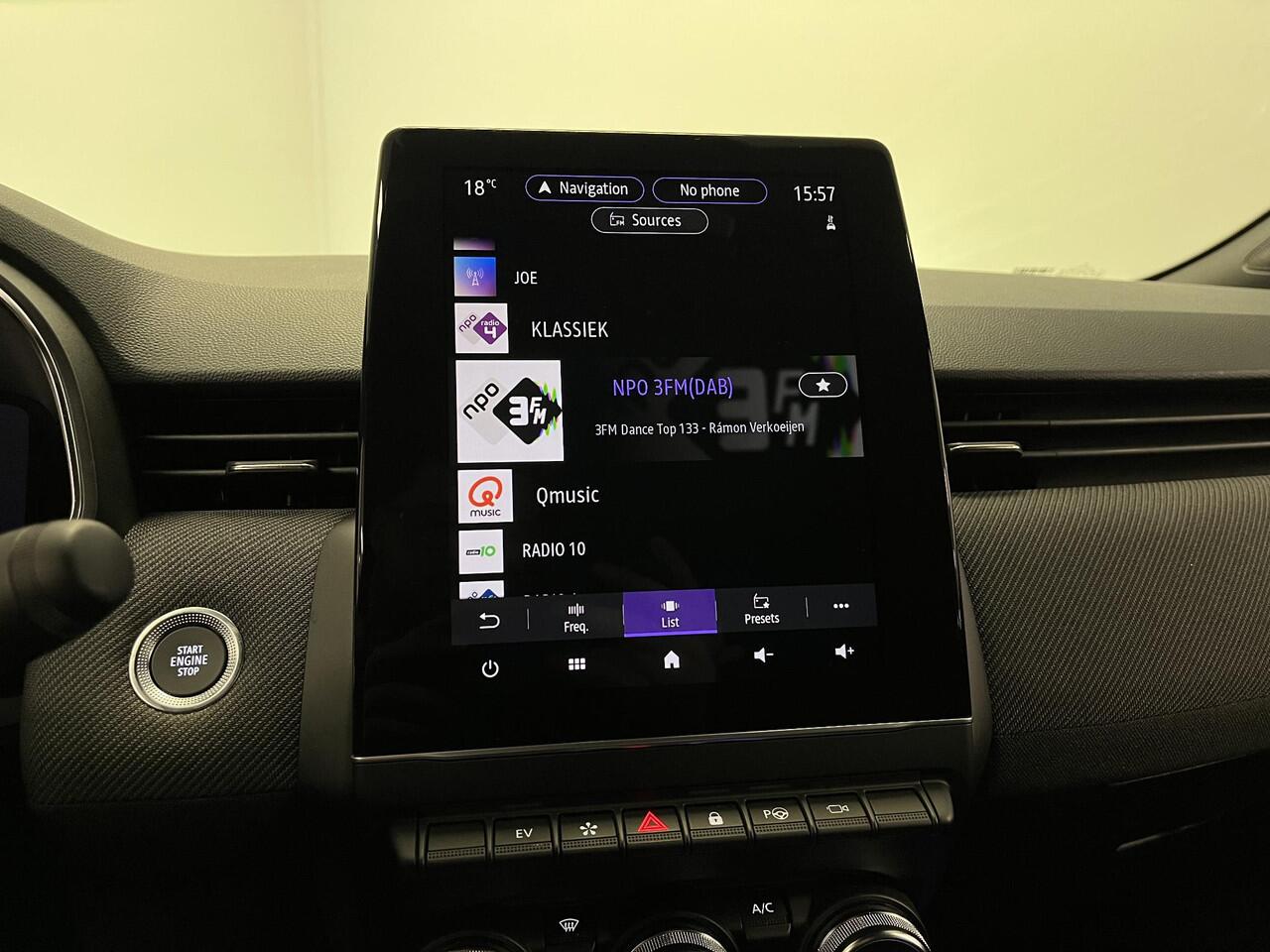 Renault CLIO 1.6 E-Tech Full Hybrid 145 esprit Alpine | Bose® | 360º Camera | Dodehoek Detectie | Adaptive Cruise | Keyless