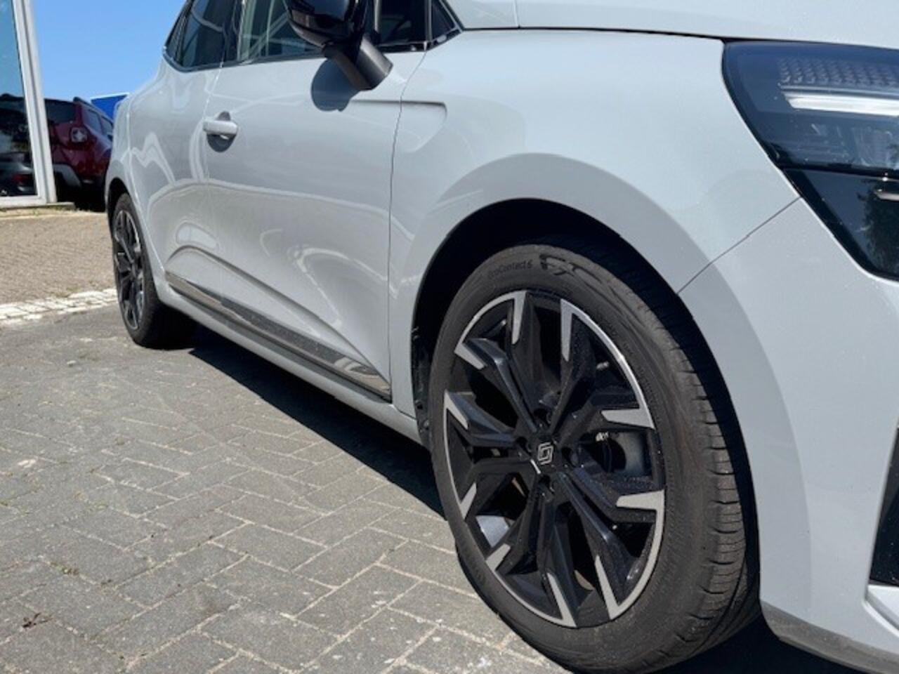 Renault CLIO 1.6 E-Tech Full Hybrid 145 AUT techno | 17" LM Velgen | Adaptive Cruise | Camera 360 | Stoelverwarming | Demonstratieauto, vraag naar beschikbaarheid ! |