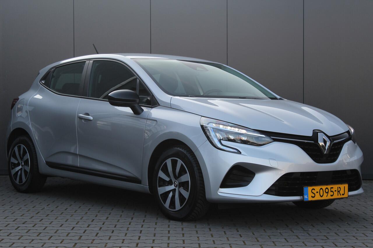 Renault CLIO 1.0 TCe 90 Equilibre | incl. 12 maanden garantie | Parkeersensoren | LED | DAB+ | Navigatie | Cruise control | Airco | Apple carplay | Lane assist | Verkeersbord detectie | Regensensor | Origineel NL auto | Dealer onderhouden |