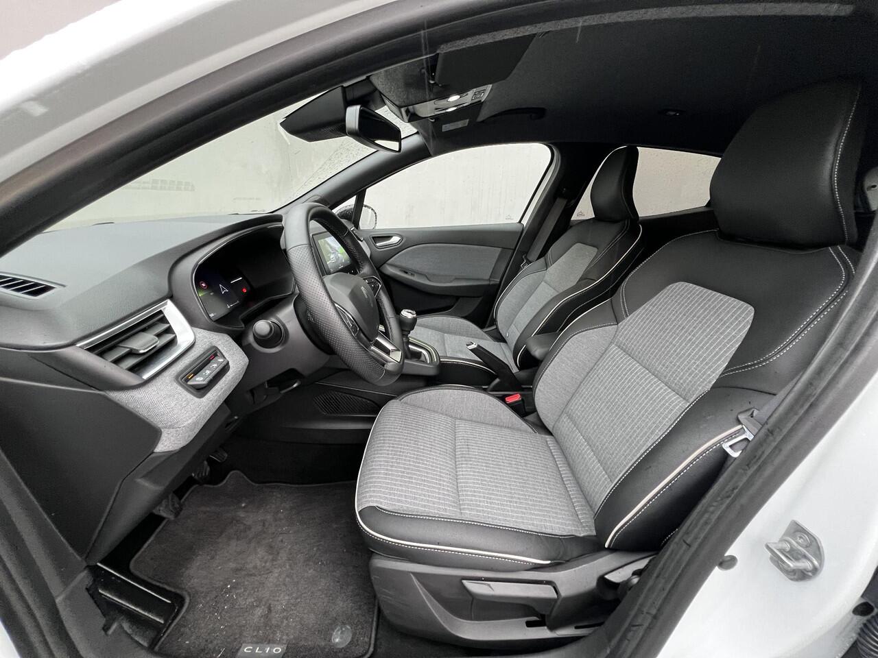 Renault CLIO 1.0 TCe 90 Techno / Fabrieksgarantie tot 3-2027 / Navigatie / Stuur- en stoelverwarming / Achteruitrijcamera / Apple Carplay Android / 16" LM wielen /