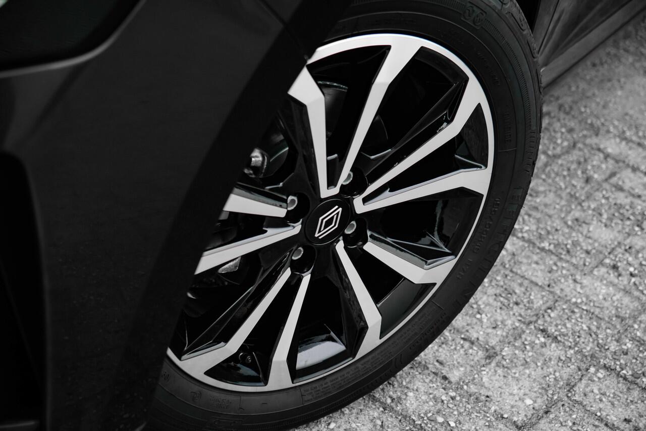 Renault CLIO 1.6 E-Tech Full Hybrid 145 techno NU met ¤ 4000,- KORTING