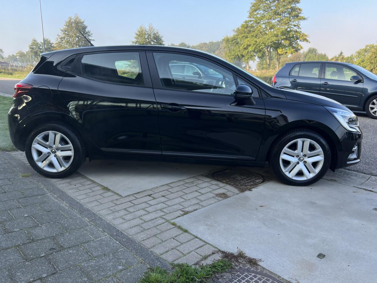Renault CLIO 1.0 TCe / Automaat / Stoelverw. / Lage KM! / Applecarplay - Androidauto /