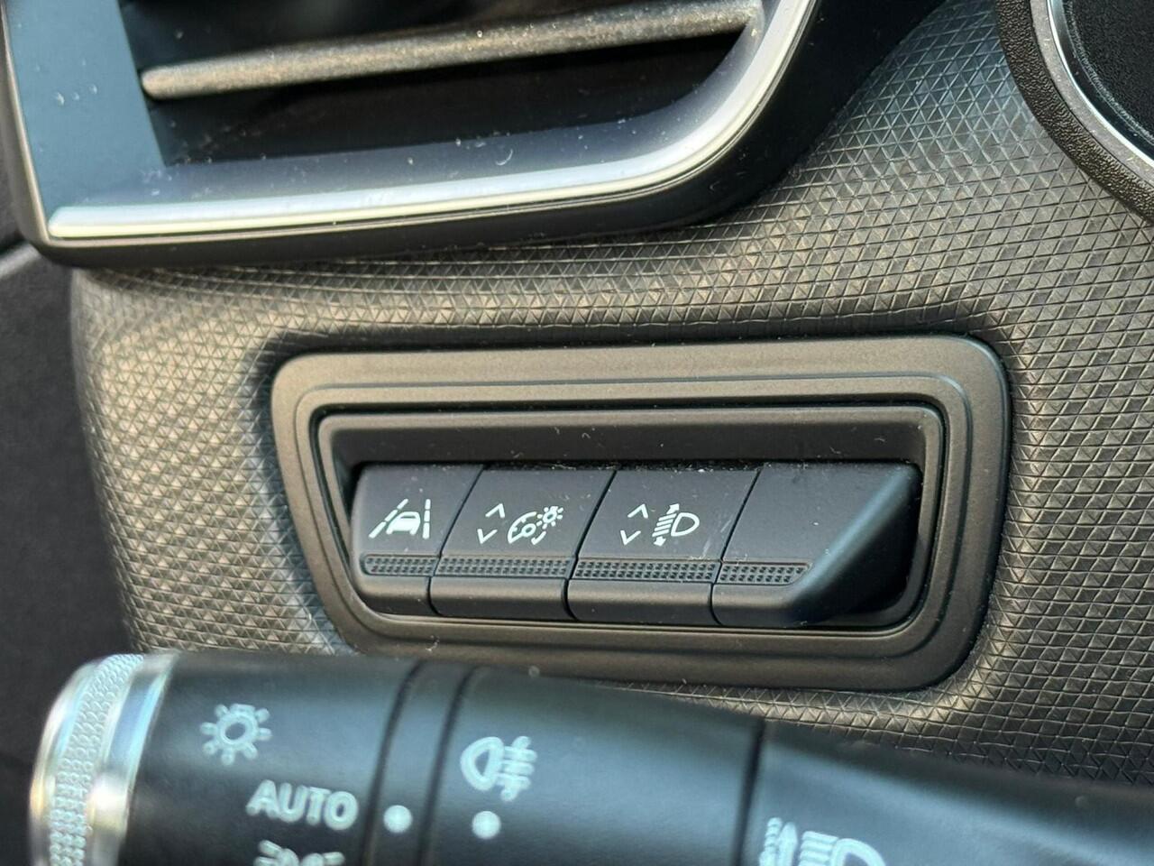 Renault CLIO 1.0 TCe Zen Cruise stoelverw.