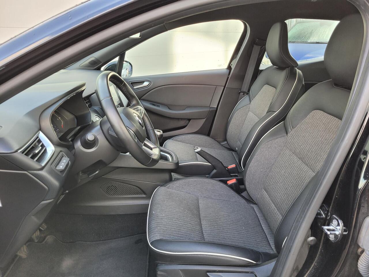 Renault CLIO 1.0 TCe Intens | Parkeerhulp | Navigatie | 17" Lichtmetalen Velgen | Dealer Onderhouden