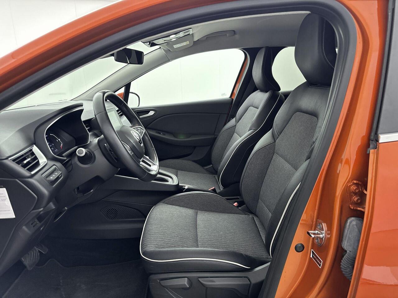 Renault CLIO 1.3 TCe Intens 130PK | Automaat | Lichtmetalen Velgen 17" | Achteruitrijcamera | Apple CarPlay & Android Auto