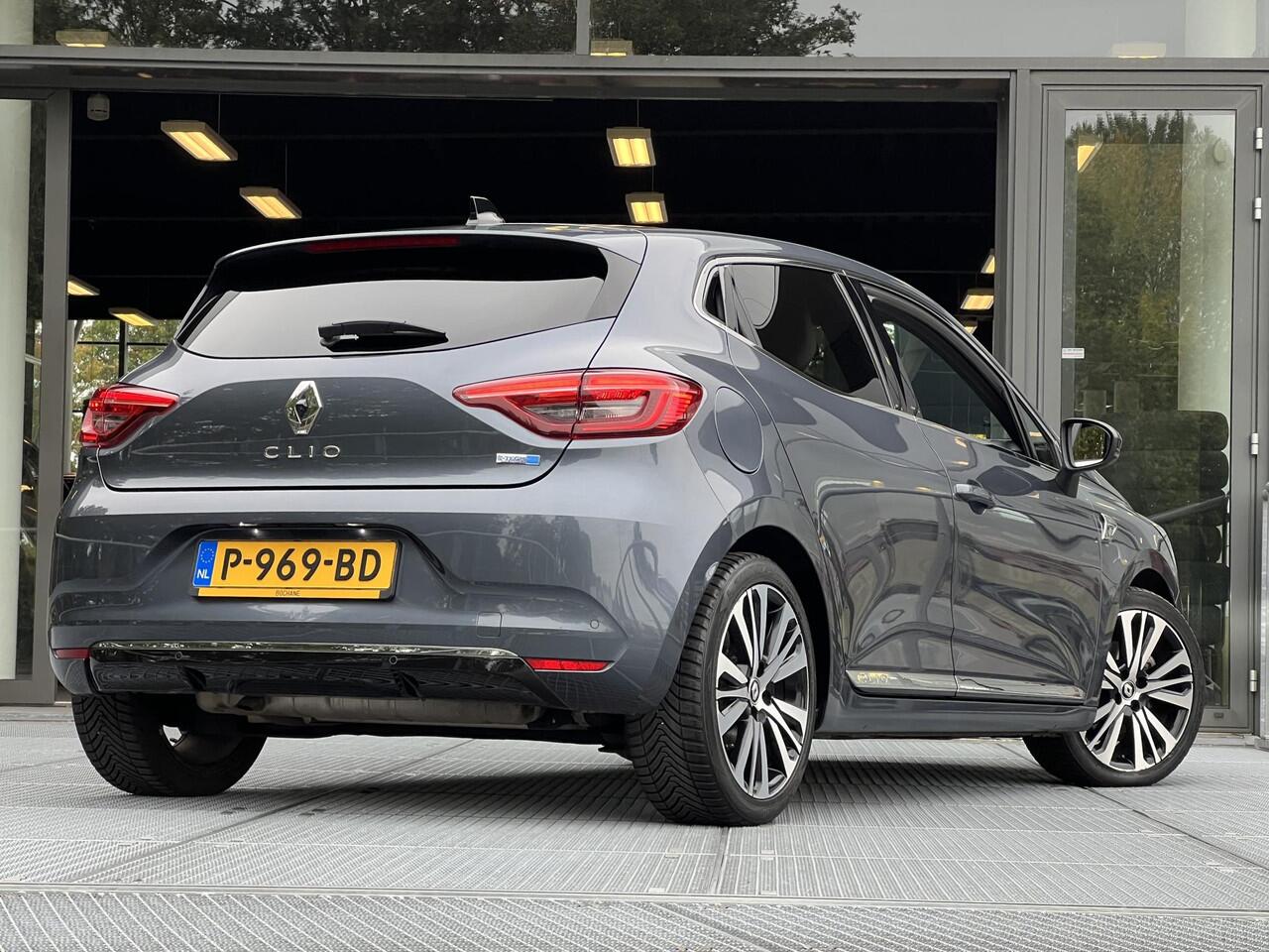 Renault CLIO 1.6 E-Tech Hybrid 140 Initiale Paris | Leder | Navigatie | 17" lichtmetalen velgen | Eerste eigenaar |