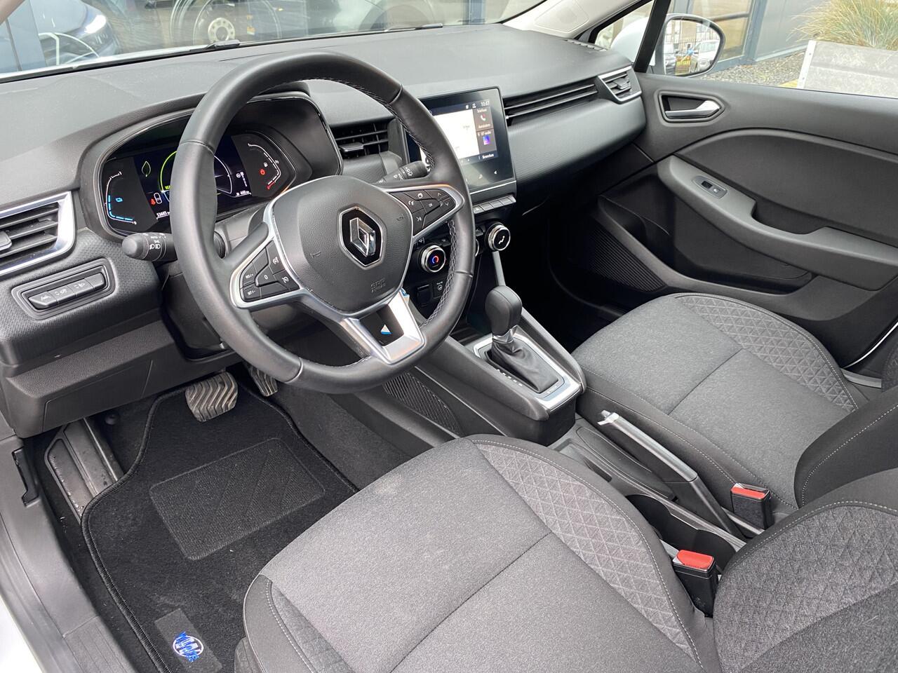 Renault CLIO 1.6 E-Tech Hybrid 140 Business Zen App Connect, Cruise Control & Climate Control
