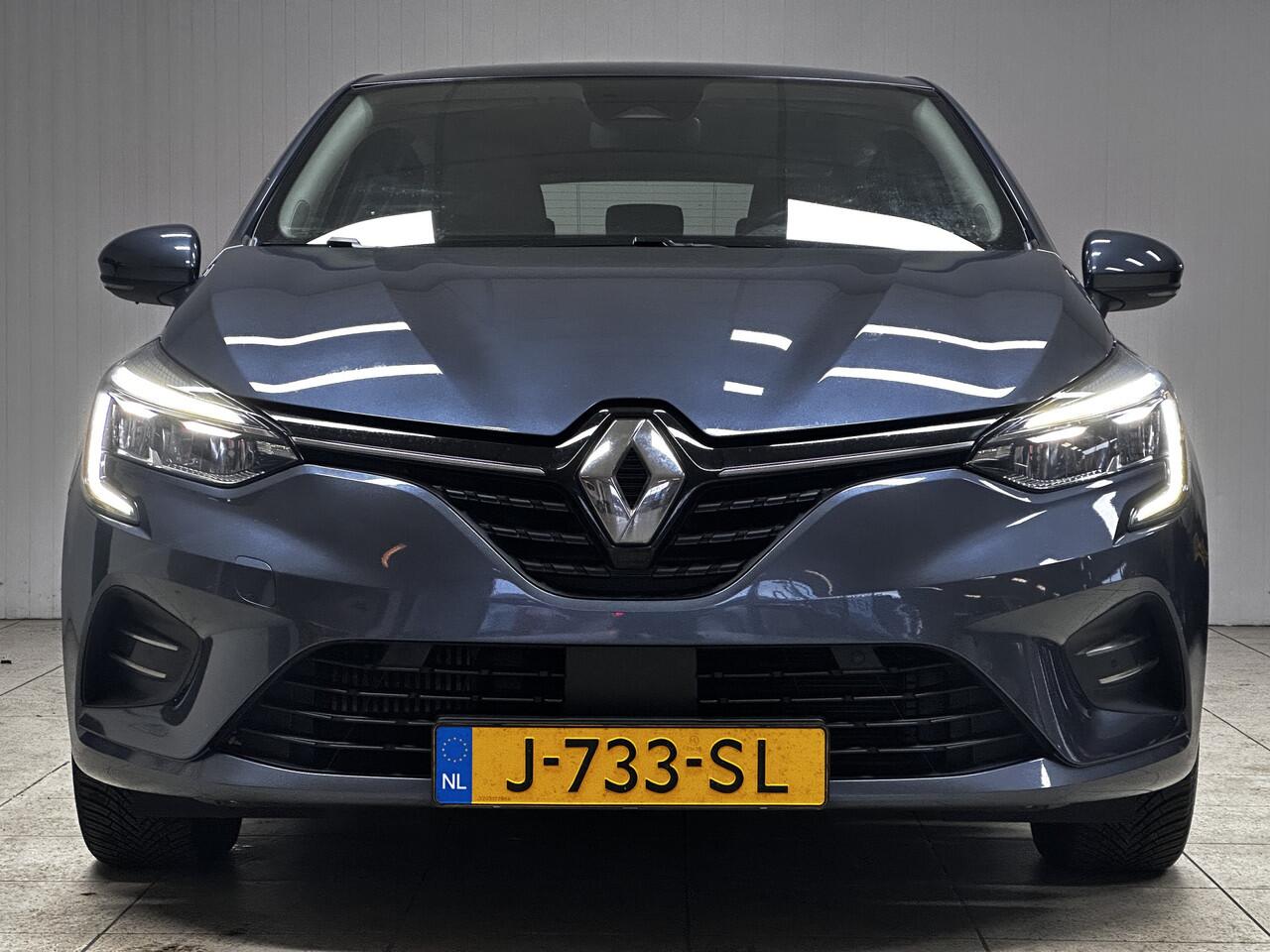 Renault CLIO 1.3 TCe Intens/ Automaat!/ 131pk!/ 16'' LMV/ Apple + Android/ Camera/ Leder/ Stoelverw./ DAB+/ Keyless/ LED Koplampen/ Navi/ Clima/ Cruise/ Elek. pakket/ Isofix/ Multi. LEDER. Stuur/ 16'' LMV/ PDC V+A/ Chroo