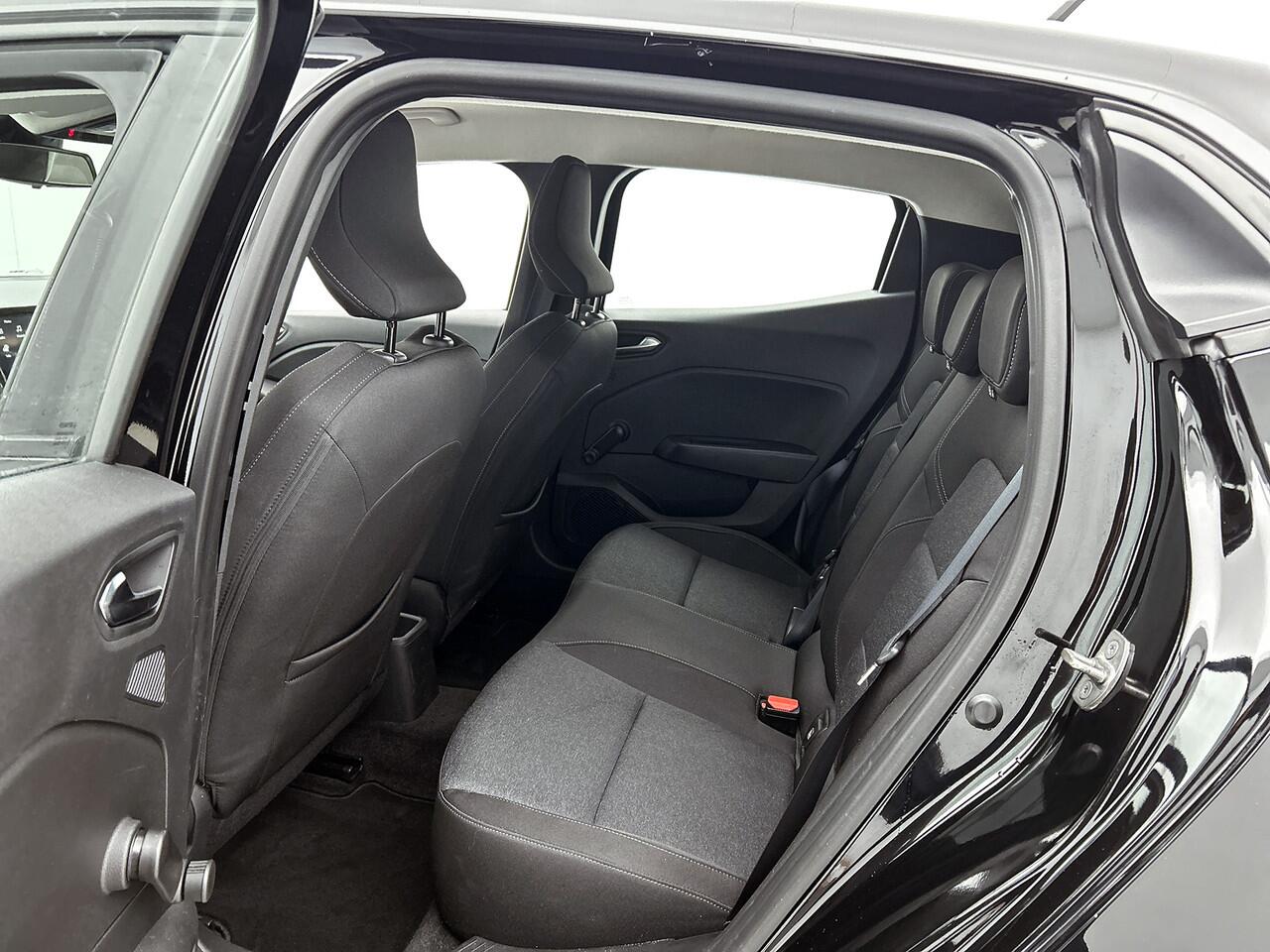 Renault CLIO 1.0 TCe 92PK 5drs. Equilibre / Navigatie / Airco / Cruise-control / Radio multimedia / 6Versn / Apk 03-2027