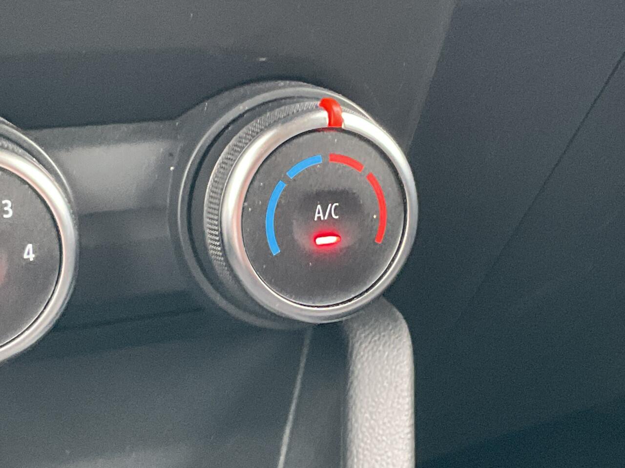 Renault CLIO 1.0 TCe 90 Equilibre 1Eig Carplay Cruise DAB 5-Deurs Airco NL-Auto!