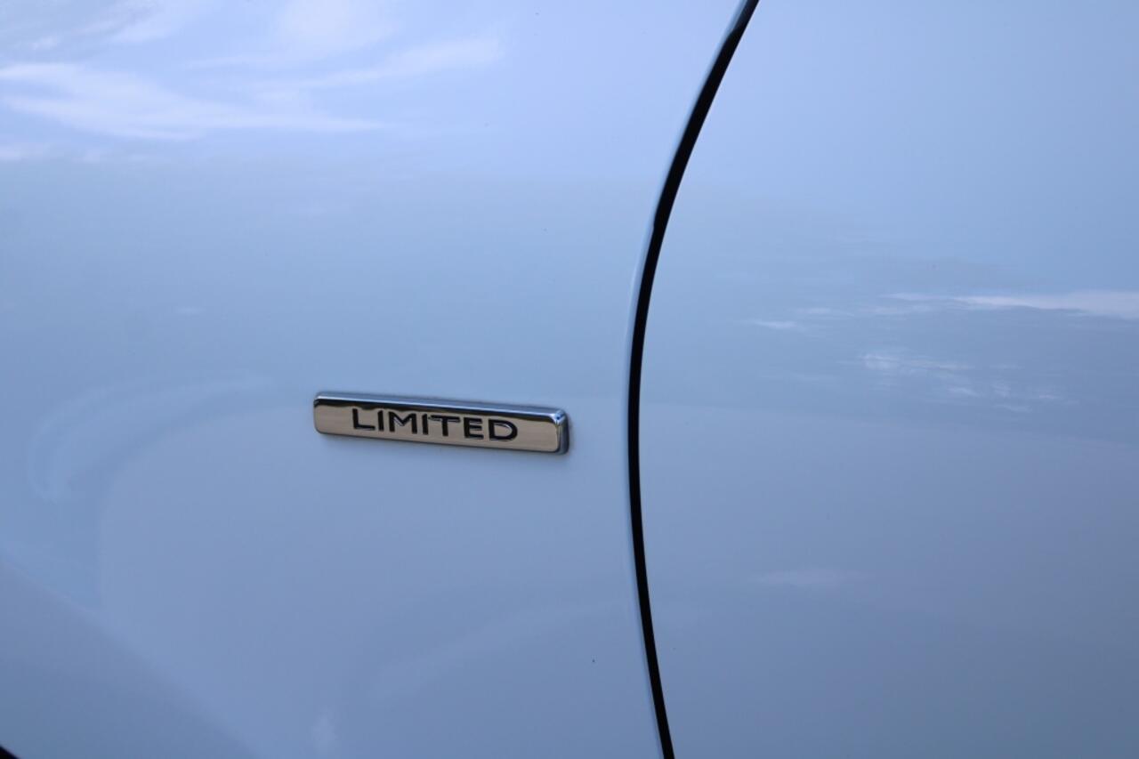 Renault CLIO 0.9 TCe Limited-clima-cruise-navi-trekh